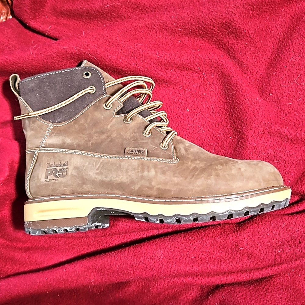 Womens Timberland Pro non Slip Steel Toe Size 8 fits like a 9